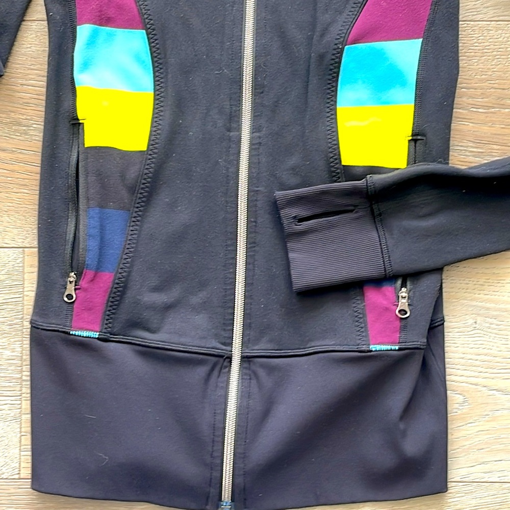 Lululemon Nice Asana Align Jacket Black/Pow Stripe Split Pea- Size 6 - Picture 9 of 12
